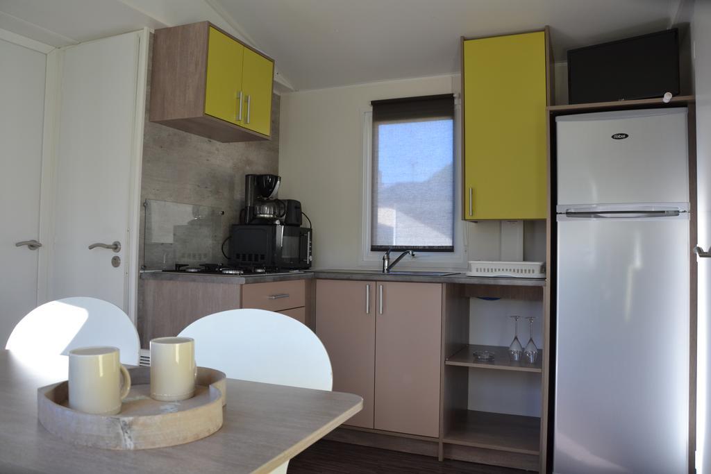 Camping La Mare Aux Fees Hotell Roquefeuil Eksteriør bilde