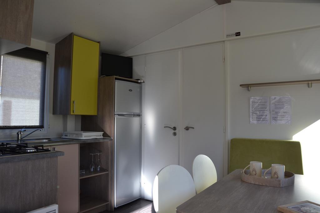 Camping La Mare Aux Fees Hotell Roquefeuil Eksteriør bilde