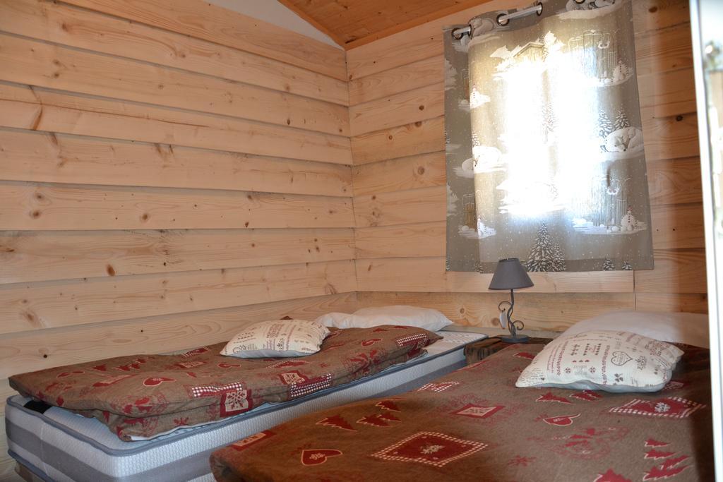Camping La Mare Aux Fees Hotell Roquefeuil Eksteriør bilde