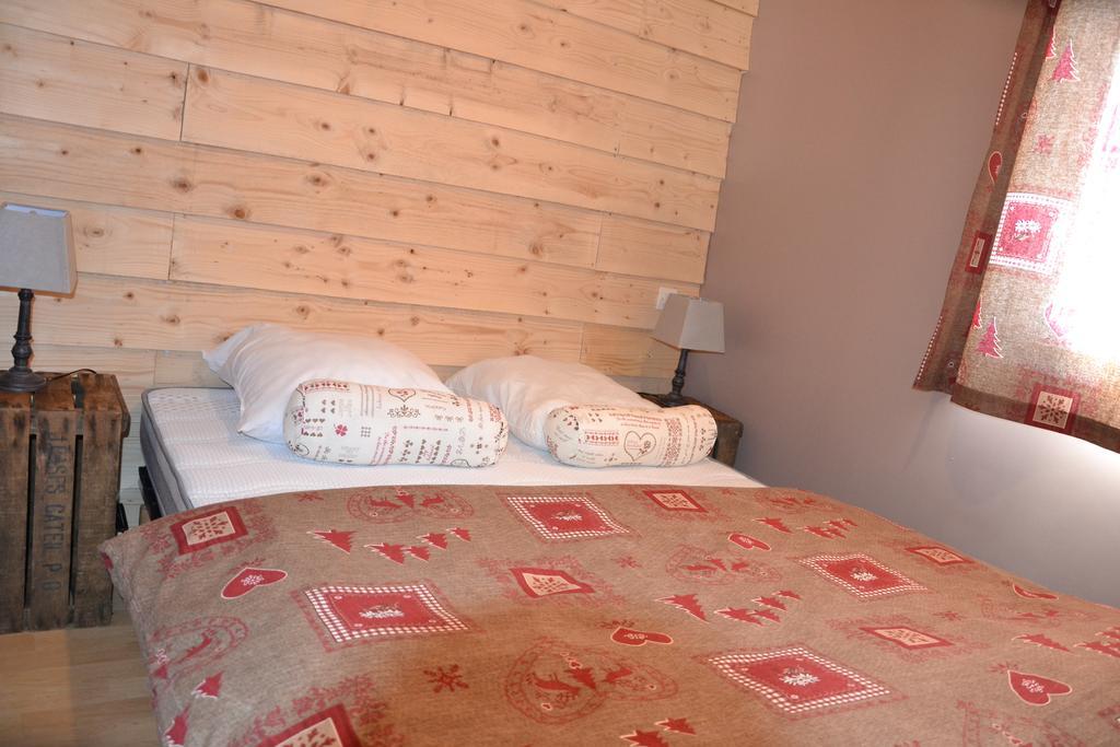 Camping La Mare Aux Fees Hotell Roquefeuil Eksteriør bilde