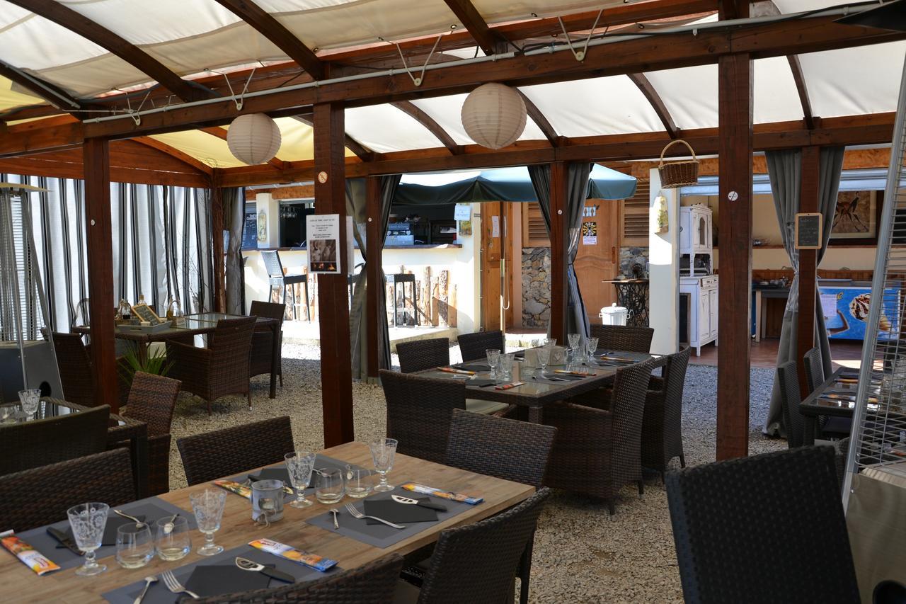 Camping La Mare Aux Fees Hotell Roquefeuil Eksteriør bilde