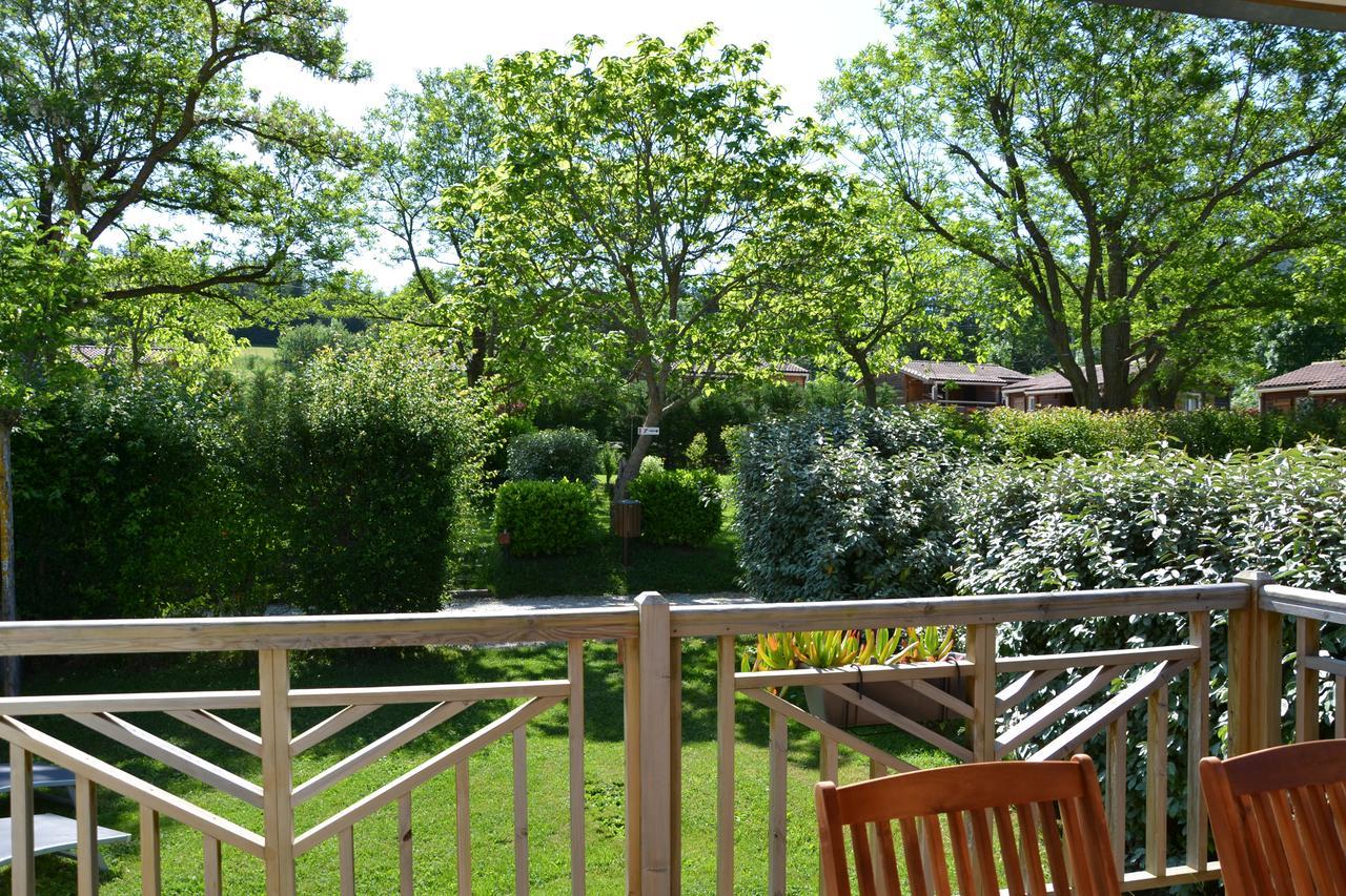 Camping La Mare Aux Fees Hotell Roquefeuil Eksteriør bilde